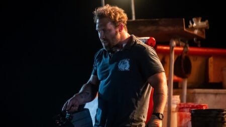 Animais Perigosos chama atenção por ser tenso e original Jai Courtney como Tucker em Animais Perigosos (Reprodução / Diamond Films)