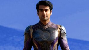 Kumail Nanjiani como Kingo em Eternos (Reprodução / Marvel)