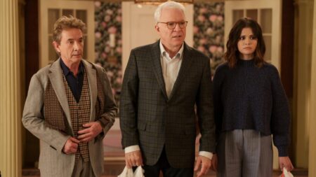 Selena Gomez, Martin Short e Steve Martin em Only Murders in the Building (Reprodução / Disney+)