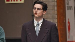 Marty Supreme: Filme com Timothée Chalamet ganha pôster Timothée Chalamet como Marty Mauser em Marty Supreme (Reprodução)