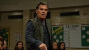Josh Brolin como Archer em A Hora do Mal (Reprodução / Warner Bros.)