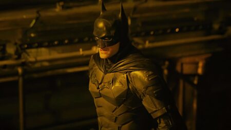 Robert Pattinson como Batman em Batman (Reprodução / DC)