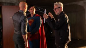 Confirmado: ‘Superman 2’ ganha nome e data de estreia oficiais; confira Nicholas Hoult, David Corenswet e James Gunn em Superman