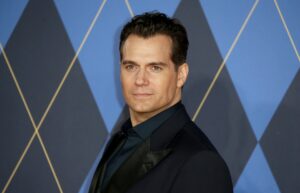 Henry Cavill compartilha fotos de treinos intensos após lesão na perna 2