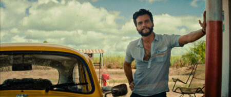 O Agente Secreto é desclassificado de prêmio de roteiristas nos EUA; entenda Wagner Moura vive Marcelo no filme O Agente Secreto, dirigido por Kleber Mendonça Filho (Divulgação/Vitrine Filmes)