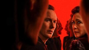 Invocação do Mal 4: O Último Ritual encerra a saga dos Warren com emoção e nostalgia Ed e Lorraine Warren no pôster oficial