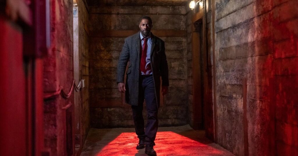 Luther volta em novo filme na Netflix com Idris Elba; veja o que esperar Idris Elba caracterizado como John Luther em nova produção da Netflix