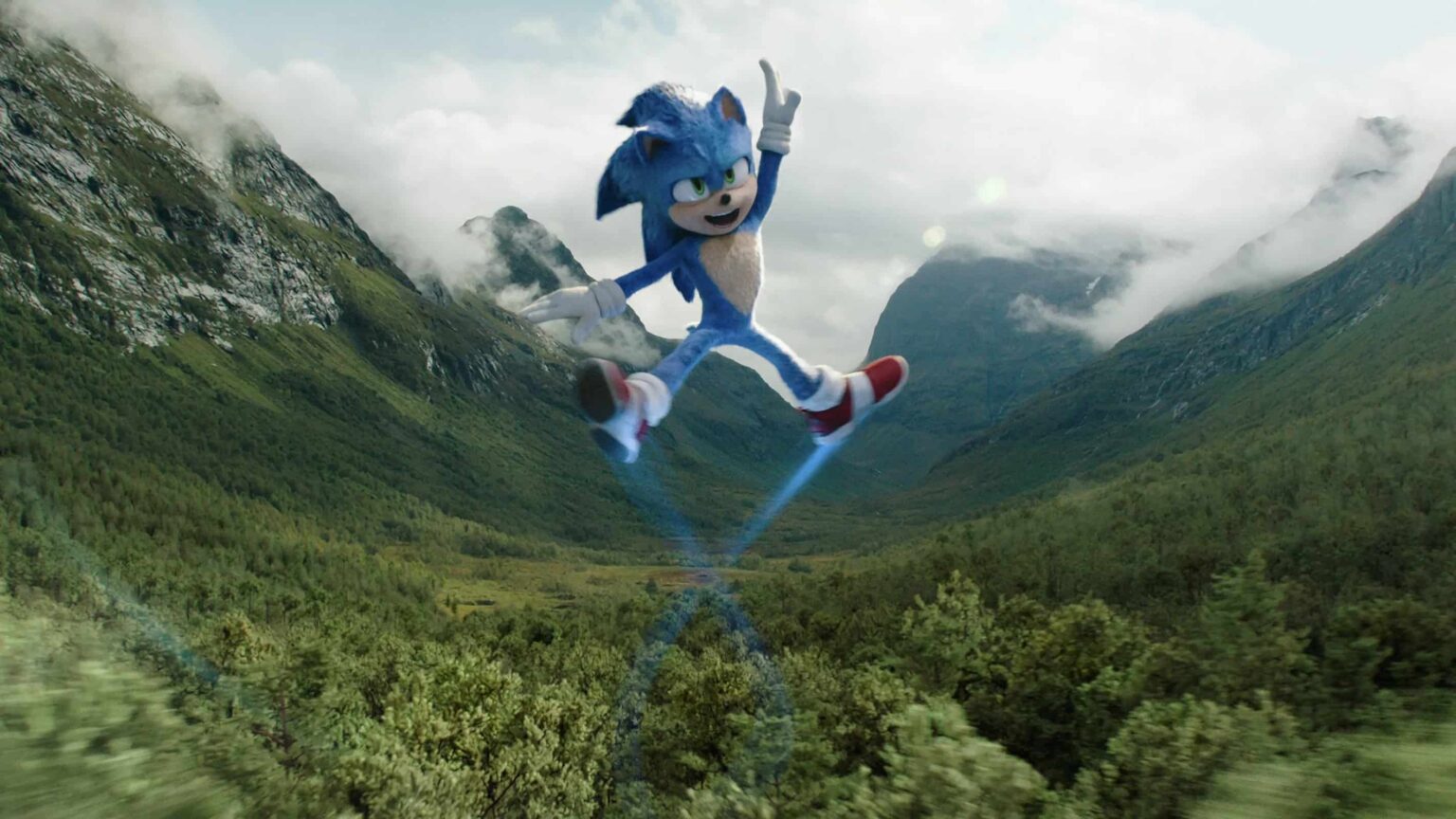 Sonic 4 promete maior orçamento da franquia e retorno de personagens icônicos Sonic corre por uma floresta entre montanhas em alta velocidade