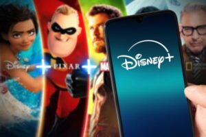 Tela de celular com o logo do Disney Plus e personagens ao fundo, representando as melhores séries Disney Plus disponíveis no streaming.