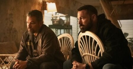 Dinheiro Suspeito ganha trailer intenso com Matt Damon e Ben Affleck; confira Matt Damon e Ben Affleck em cena de Dinheiro Suspeito, novo filme de ação da Netflix ambientado em Miami