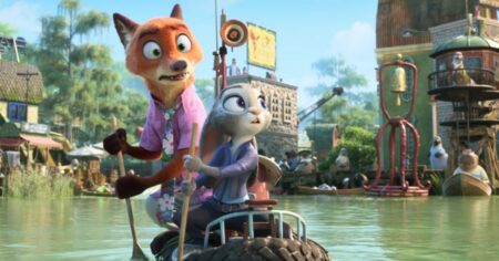 Nick Wilde e Judy Hopps navegam juntos por área alagada da cidade de Zootopia em cena da animação Zootopia 2