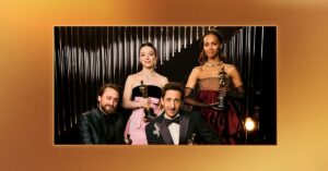 Oscar 2026: primeiros apresentadores são anunciados; confira Adrien Brody, Kieran Culkin, Mikey Madison e Zoe Saldaña posam com estatuetas do Oscar em imagem promocional da Academia