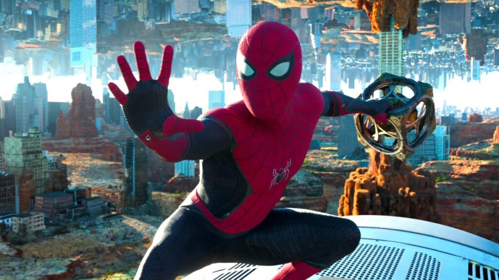 Homem-Aranha: Um Novo Dia ganha teaser e data do primeiro trailer Homem-Aranha aparece agachado em traje vermelho e preto enquanto segura um artefato dourado, com a mão estendida em posição de ação diante de uma paisagem urbana surreal com prédios e cidade invertidos ao fundo.