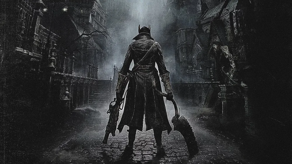 Bloodborne vai ganhar filme e anúncio da Sony anima fãs; entenda Personagem caçador de Bloodborne em rua escura de Yharnam com arquitetura gótica e atmosfera de terror noturna