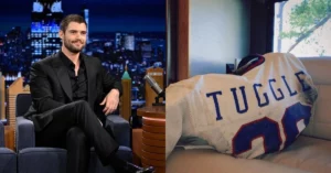 Mr. Irrelevant ganha cenas inéditas e revela transformação de David Corenswet; veja detalhes David Corenswet em entrevista e detalhe de uniforme com nome Tuggle usado no filme Mr. Irrelevant