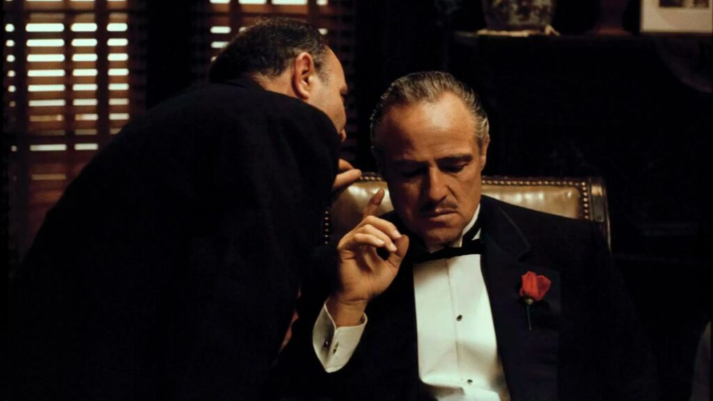 Marlon Brando como Don Corleone em cena de O Poderoso Chefão.