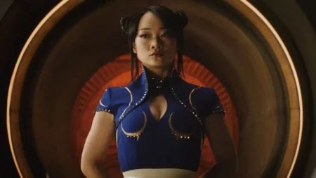 Callina Liang como Chun Li em cena do novo Street Fighter