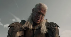 Daemon Targaryen aparece ferido e usando armadura em cena de batalha da 3ª temporada de A Casa do Dragão