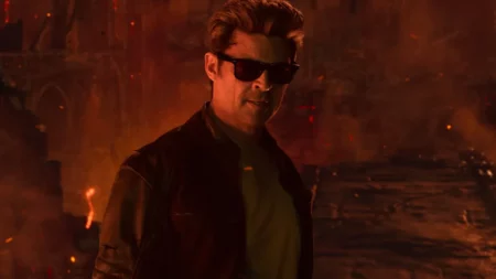 Mortal Kombat 2 atinge marca histórica no Brasil; veja Karl Urban em cena de Mortal Kombat 2 como Johnny Cage.