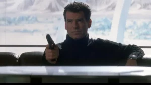 Pierce Brosnan opina sobre quem pode ser o próximo James Bond; confira Pierce Brosnan em cena de 007; Um Novo Dia Para Morrer