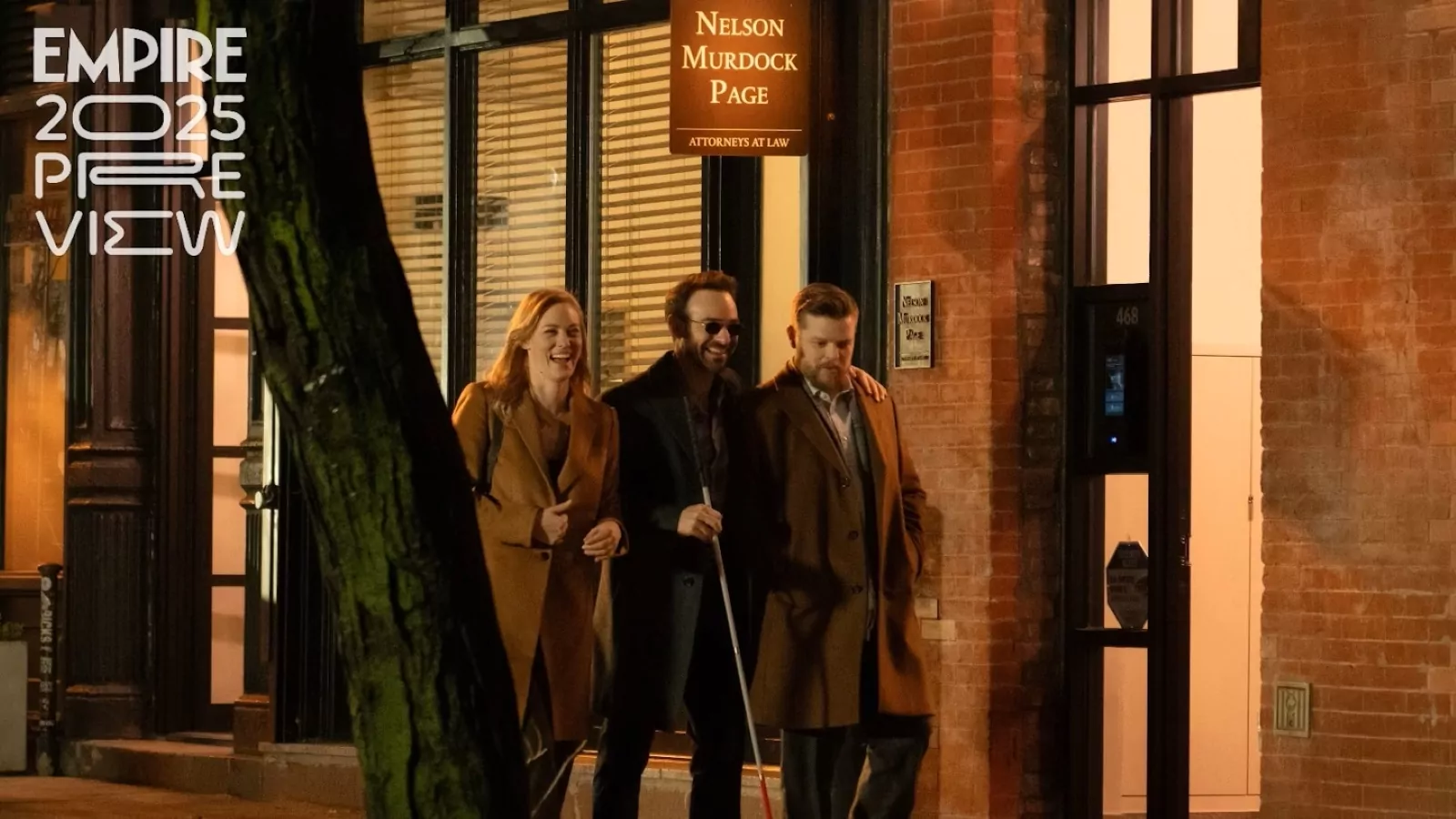 Foto de Demolidor: Renascido reúne trio protagonista 1 Charlie Cox, Deborah Ann Woll e Elden Henson em Demolidor: Renascido (Divulgação / Empire)