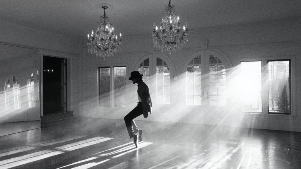 Cinebiografia de Michael Jackson pode ser dividida em duas partes Jaafar Jackson como Michael Jackson em cinebiografia do cantor